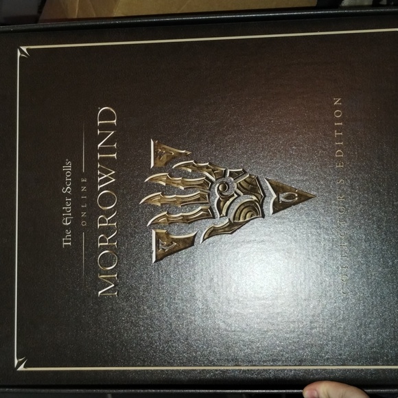 The Elder Scrolls Online Collector's Edition Dwarven Colossus Statue - Picture 5 of 9